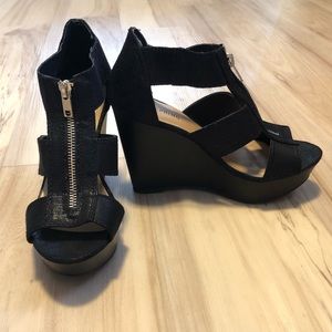 Size 6 black wedges